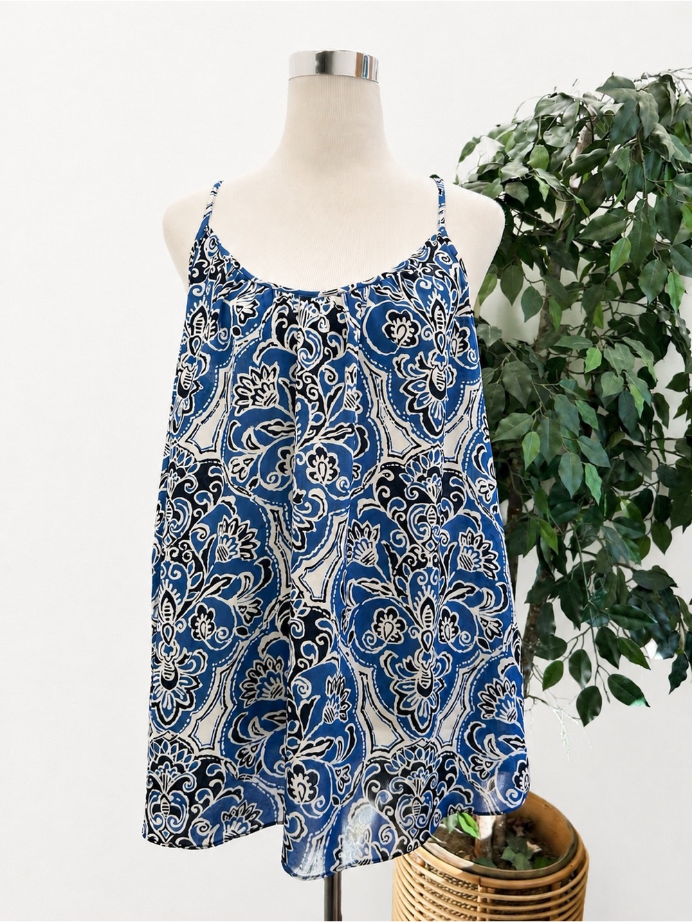 INC International Concepts • Blue and White Print Tank Size 12